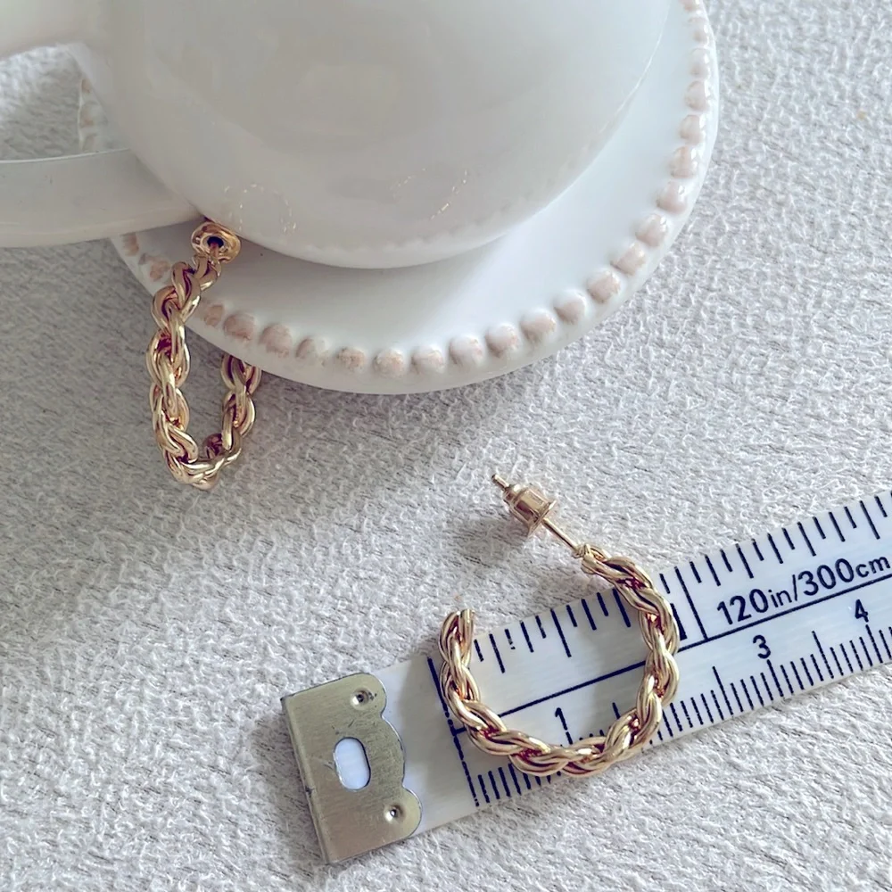 Chain open hoop huggie earrings
